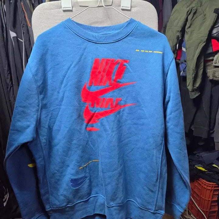 [BUNJANG] Nike Blue Swoosh Logo Sweatshirt / 나이키 블루 스우시 로고 맨투맨 티셔츠