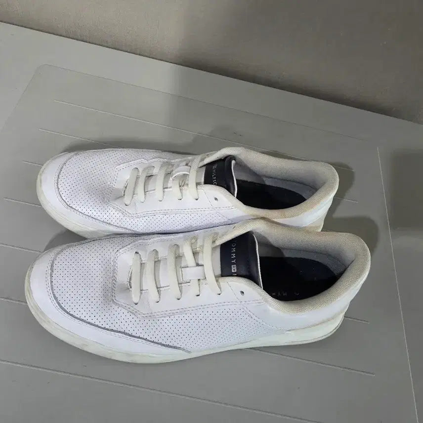 [BUNJANG] Tommy Hilfiger Sneakers (White) - Size 265 / 타미 신발 265사이즈