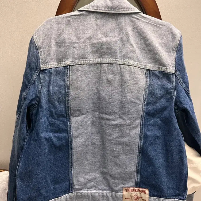 [BUNJANG] True Religion Reverse Two-Tone Denim Jacket / [새상품/미국] 트루릴리전 투톤 데님 자켓 M (리버스트러커700781)
