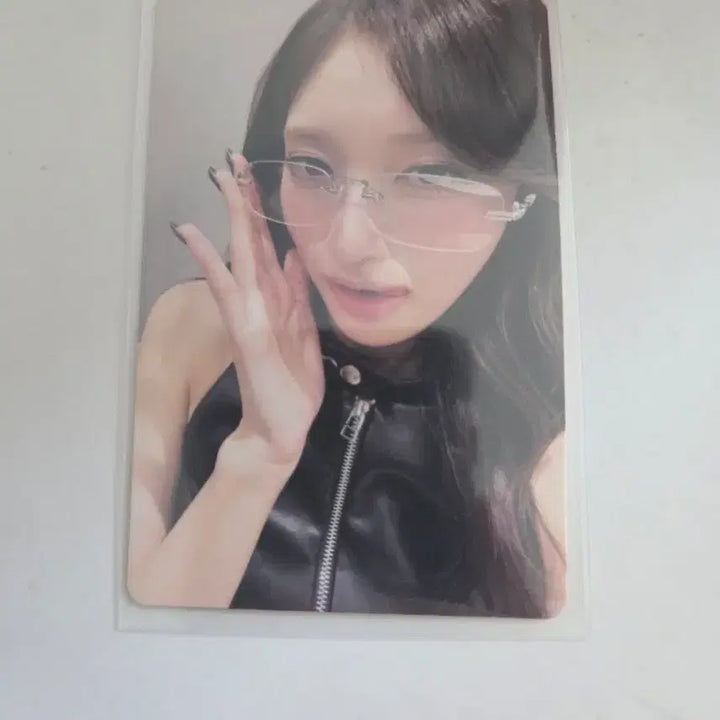 [BUNJANG] IVE LeeSeo Revive Makestar Frameless Glasses Photocard / 아이브 리바이브 메이크스타 무테안경 이서