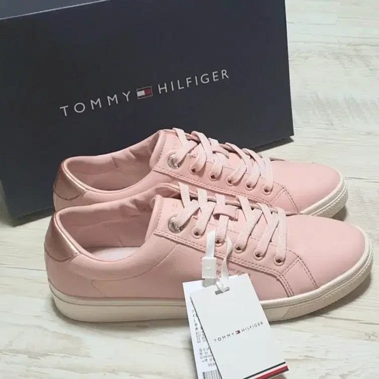 [BUNJANG] Tommy Hilfiger Leather Sneakers (Soft Pink) / 타미힐피거 소가죽 스니커즈 235
