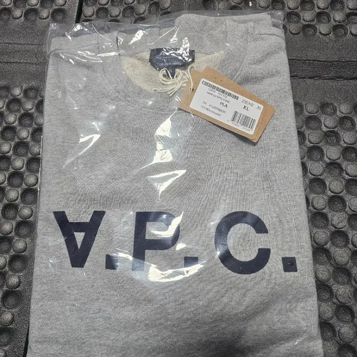 [SOLD OUT] A.P.C. 로고 맨투맨 티셔츠 XL