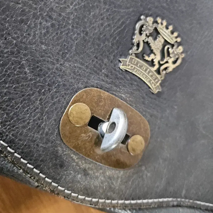 [BUNJANG] Pratesi Vintage Leather Shoulder Bag / 프라테시 빈티지 가죽 가방 이태리