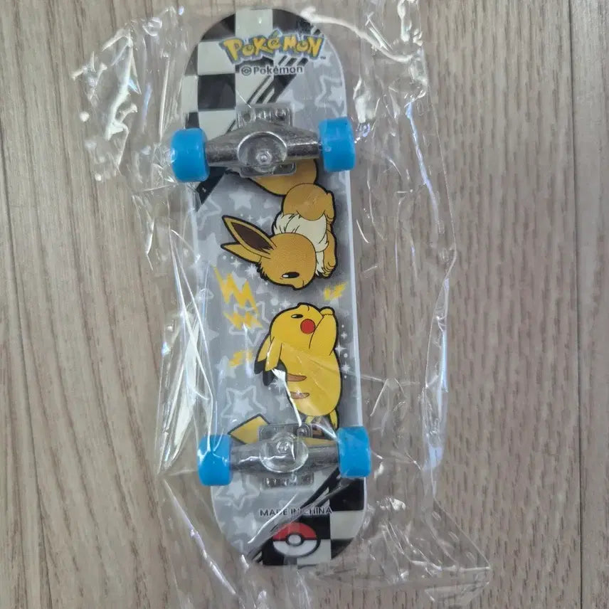 [BUNJANG] Pokemon Fingerboard Eevee Pikachu New / 포켓몬스터 핑거보드 이브이 피카츄 새상품