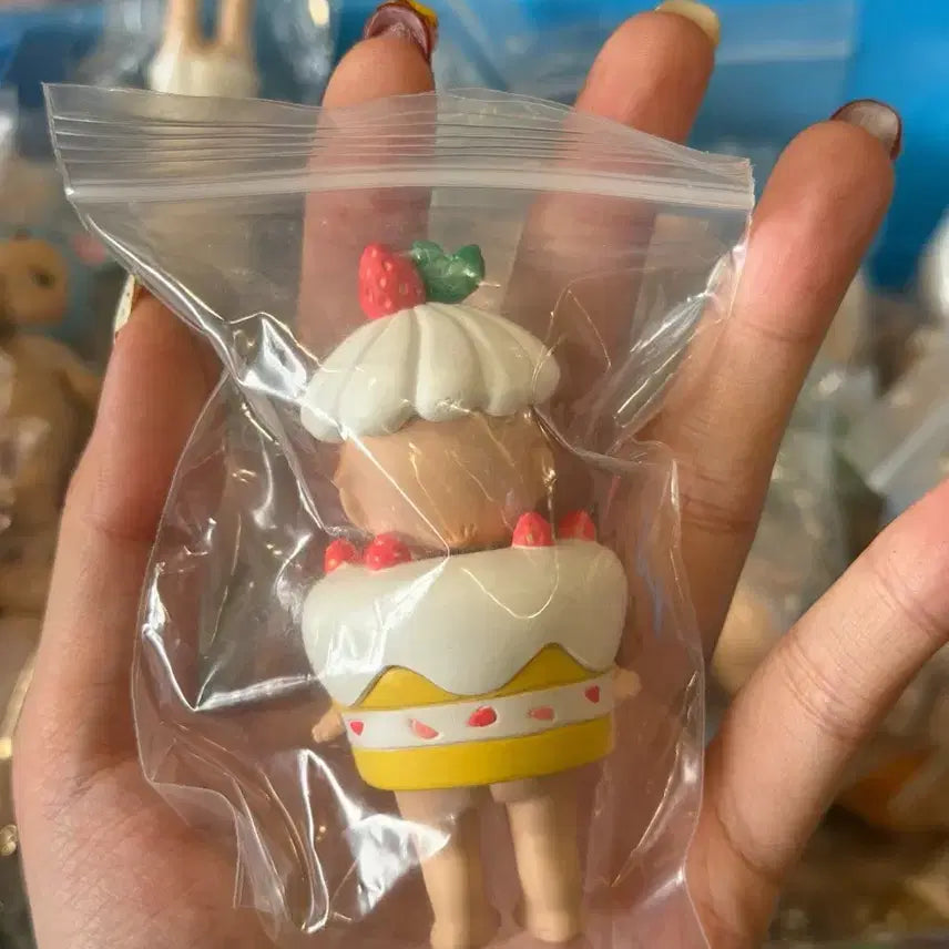 [BUNJANG] Sonny Angel Christmas Cake Limited Edition Figure / 소니엔젤 sonny angel 한정판 크리스마스 케이크