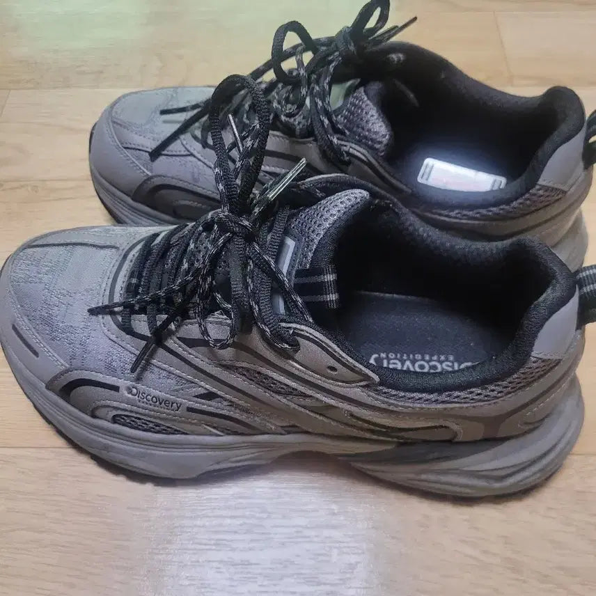 [BUNJANG] Discovery Bolt DXSH5225N-GRS Sneakers / 디스커버리 운동화 볼트 DXSH5225N-GRS/260
