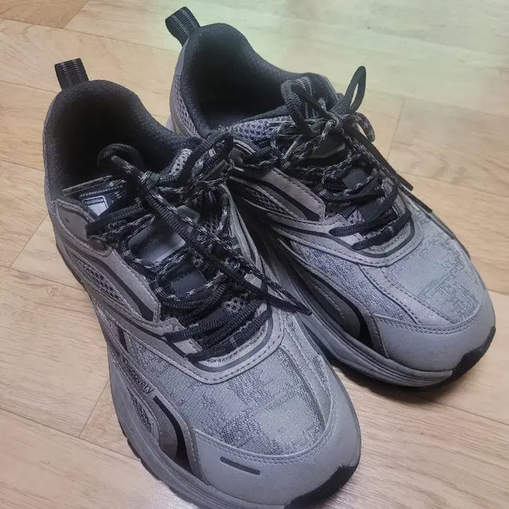 [BUNJANG] Discovery Bolt DXSH5225N-GRS Sneakers / 디스커버리 운동화 볼트 DXSH5225N-GRS/260