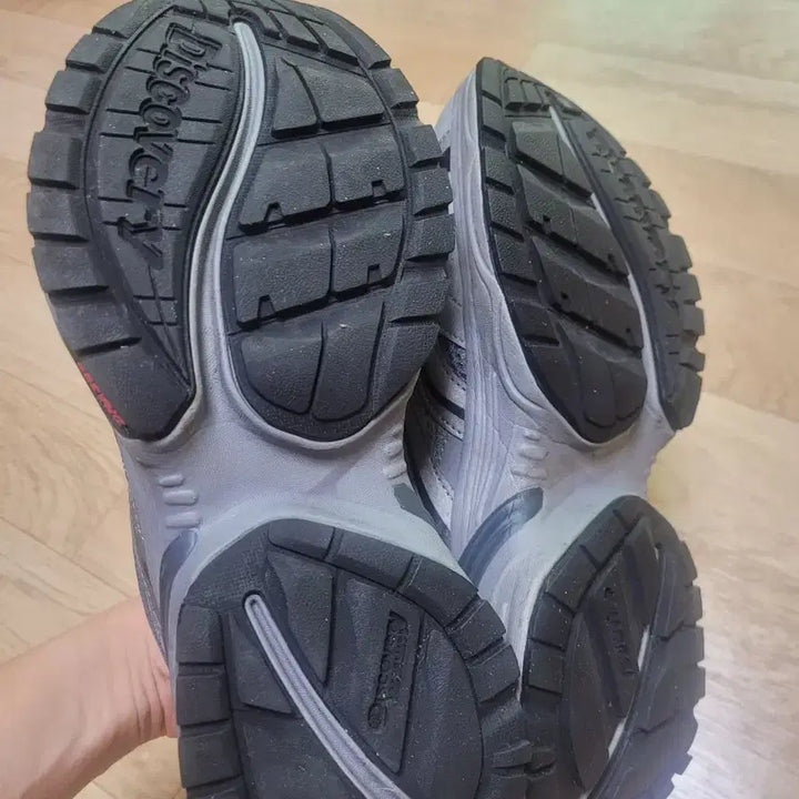 [BUNJANG] Discovery Bolt DXSH5225N-GRS Sneakers / 디스커버리 운동화 볼트 DXSH5225N-GRS/260