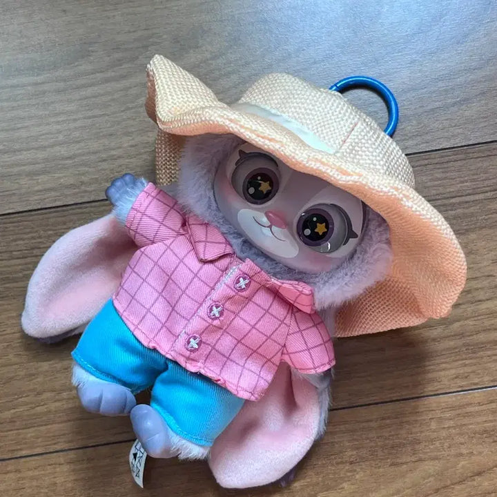 [BUNJANG] Zootopia Judy Hopps Farmer Keychain / 정품) 상하이 미니소 주토피아 농부 주디 키링