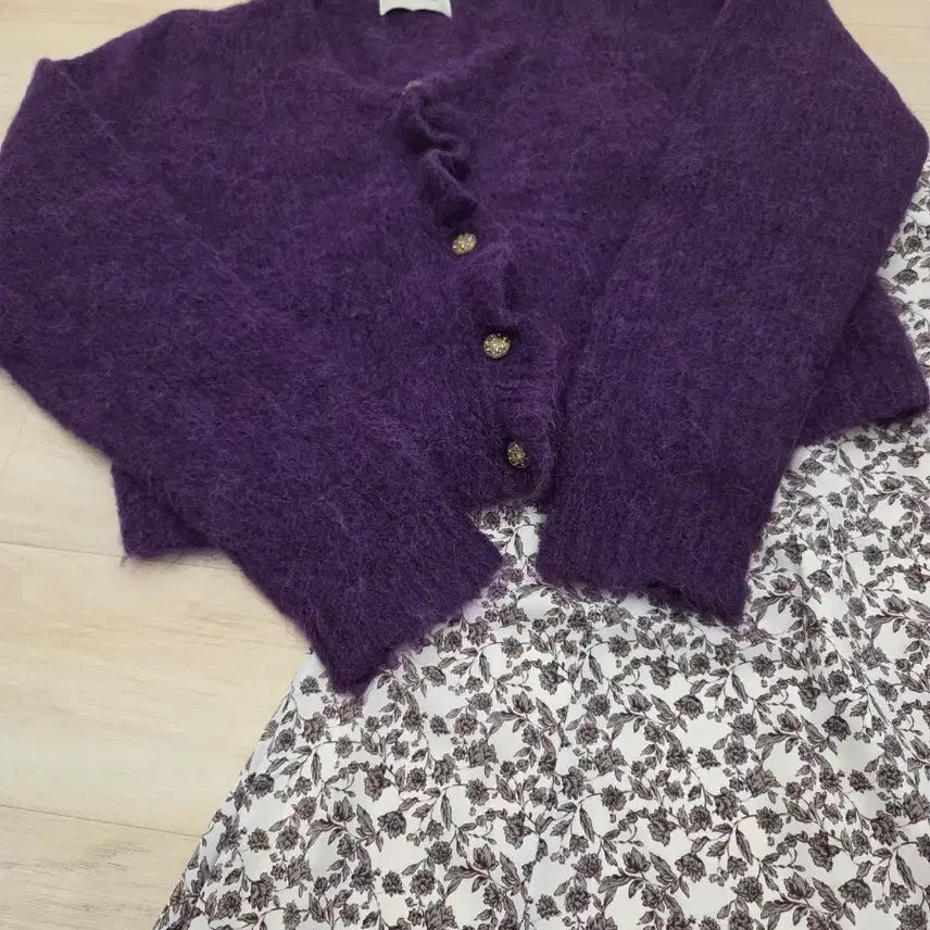 [BUNJANG] Purple Boucle Cardigan &amp; Ivory Long Skirt Set / 퍼플 부클가디건+아이보리 롱스커트 세트