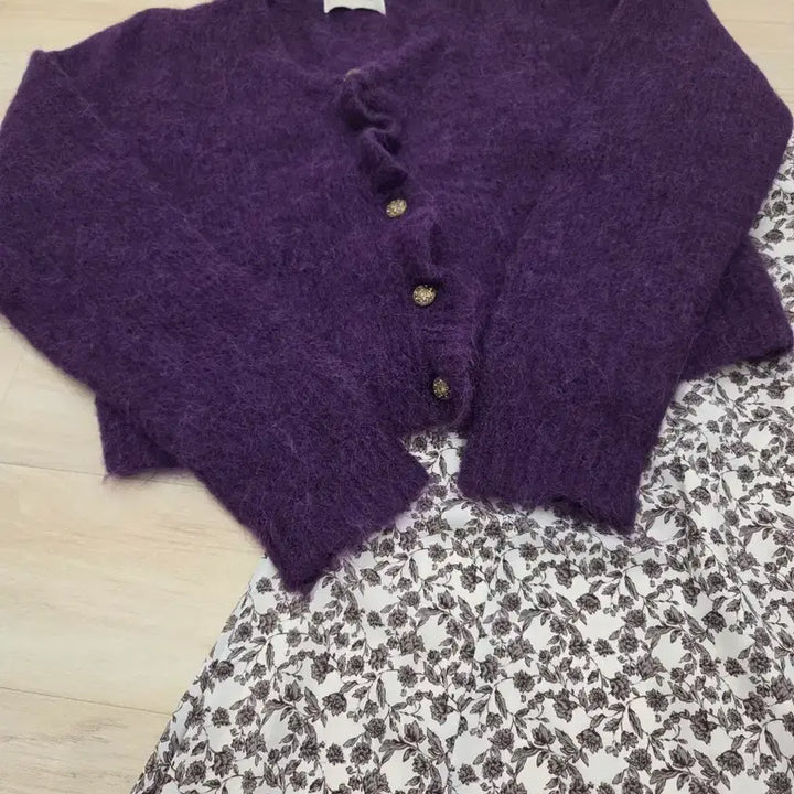 [BUNJANG] Purple Boucle Cardigan &amp; Ivory Long Skirt Set / 퍼플 부클가디건+아이보리 롱스커트 세트