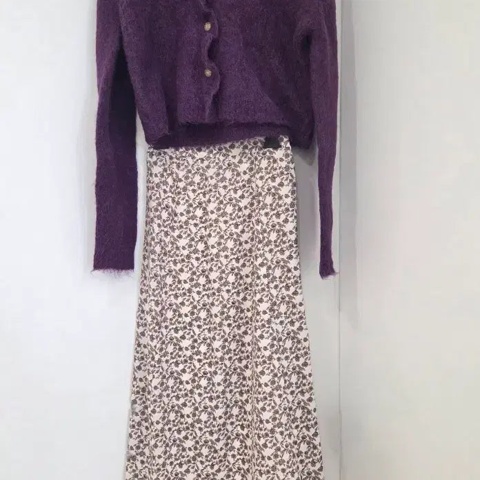 [BUNJANG] Purple Boucle Cardigan &amp; Ivory Long Skirt Set / 퍼플 부클가디건+아이보리 롱스커트 세트