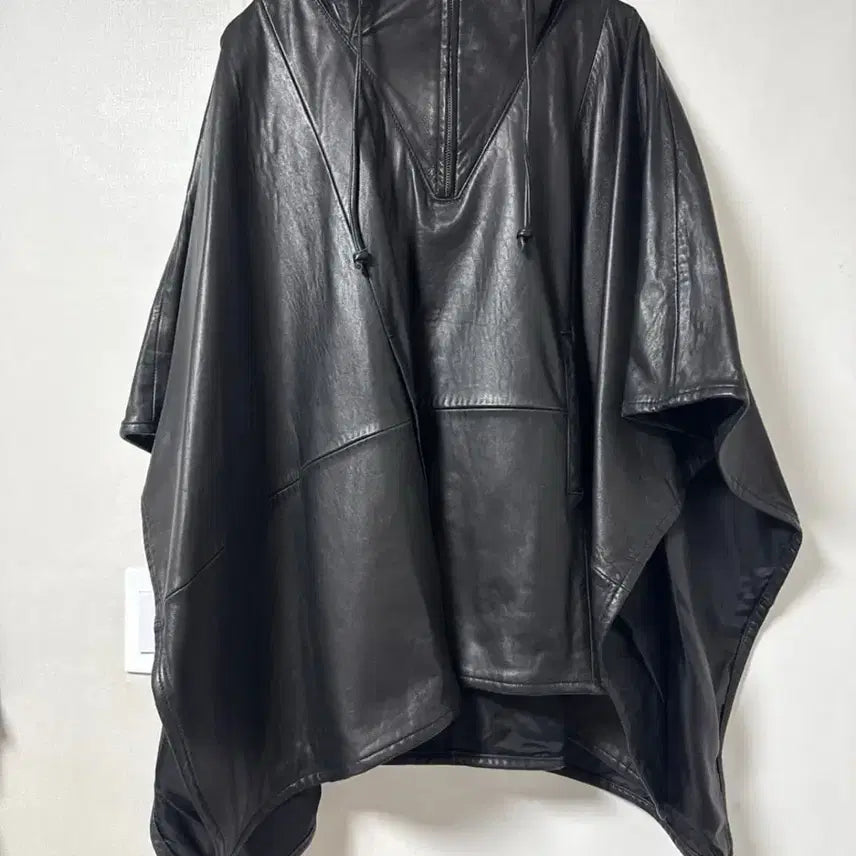 [BUNJANG] Hav Binard Leather Pullover Hoodie Poncho / 하브 비나르드 / 레더 풀오버 후디판초우
