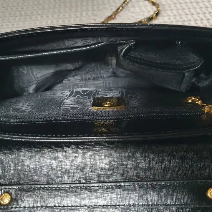 [BUNJANG] Metrocity Chain Crossbody Bag / 메트로시티 체인 크로스백