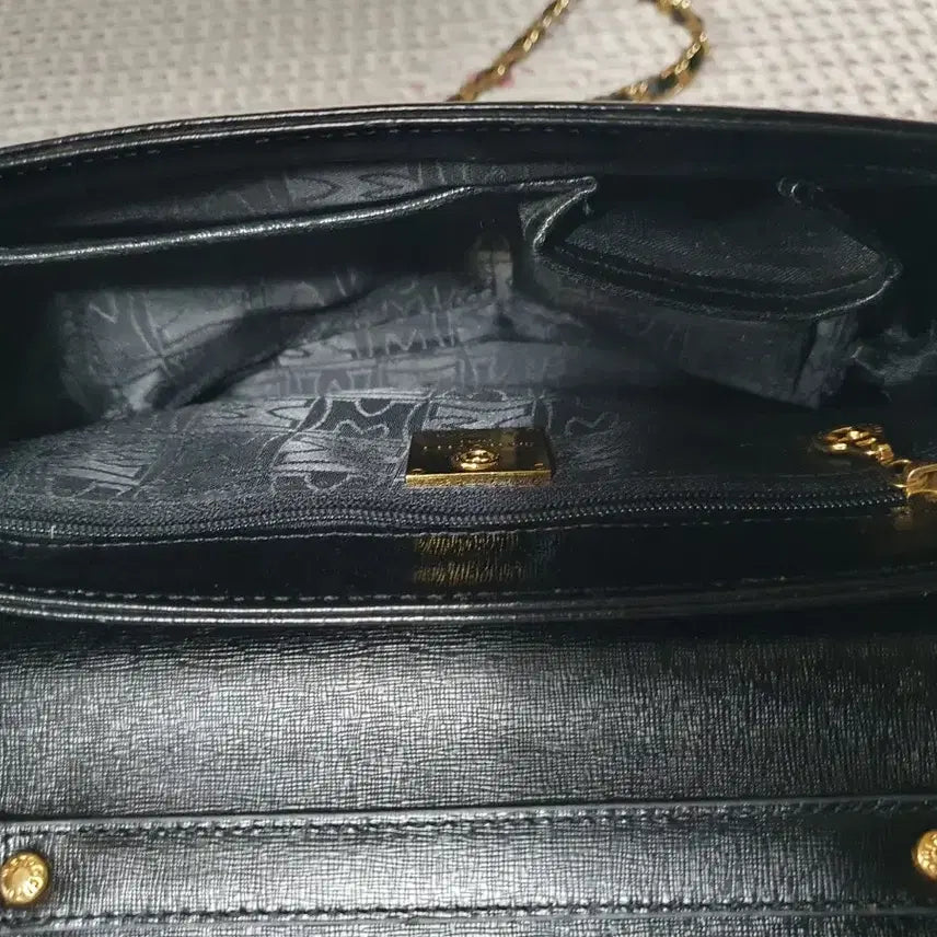 [BUNJANG] Metrocity Chain Crossbody Bag / 메트로시티 체인 크로스백