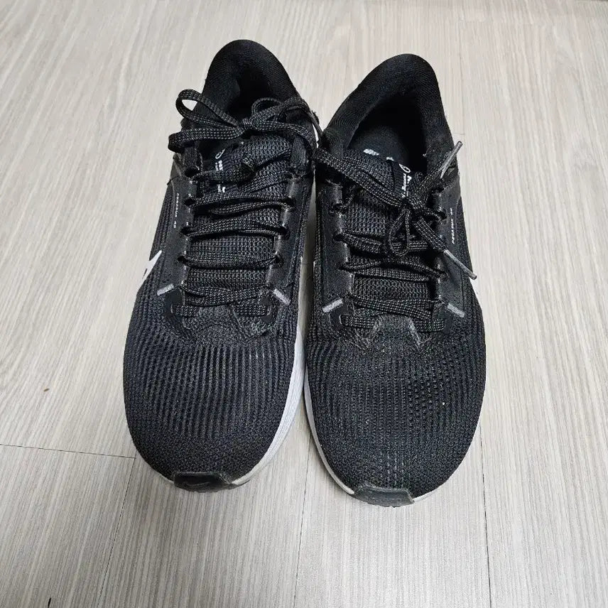 [SOLD OUT] 나이키 운동화240