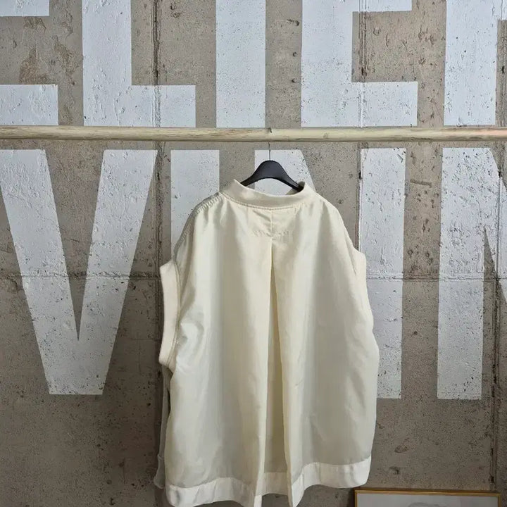[BUNJANG] Karl Lagerfeld Ivory Style Vest / 칼라거펠트 핏보장 명품스타일 베스트