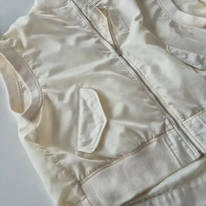 [BUNJANG] Karl Lagerfeld Ivory Style Vest / 칼라거펠트 핏보장 명품스타일 베스트