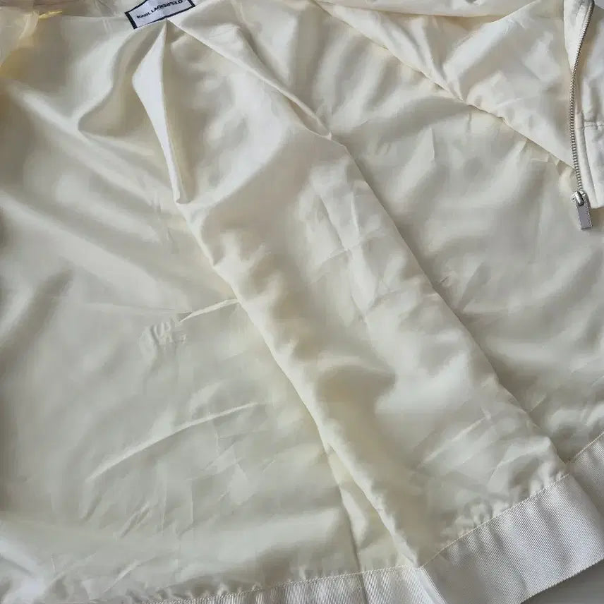 [BUNJANG] Karl Lagerfeld Ivory Style Vest / 칼라거펠트 핏보장 명품스타일 베스트