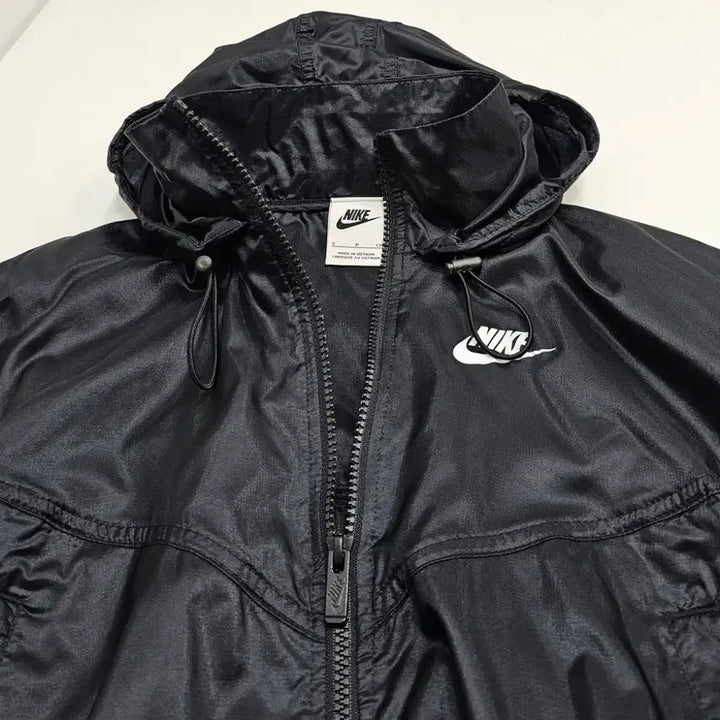 [BUNJANG] Nike Summerized Windrunner Hooded Windbreaker Jacket / 나이키 썸머라이즈드 윈드러너 바람막이 후드 블랙
