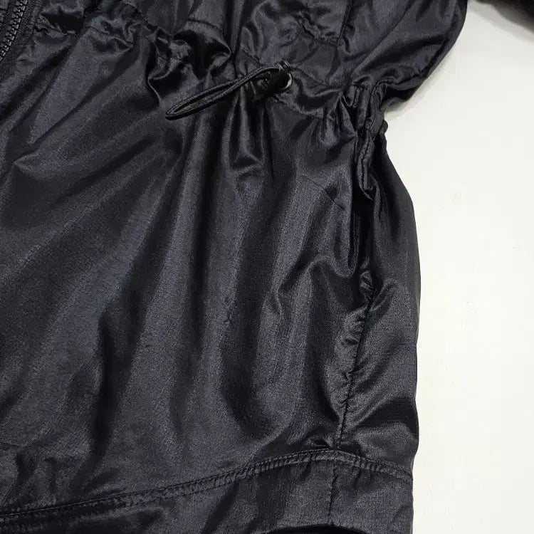 [BUNJANG] Nike Summerized Windrunner Hooded Windbreaker Jacket / 나이키 썸머라이즈드 윈드러너 바람막이 후드 블랙
