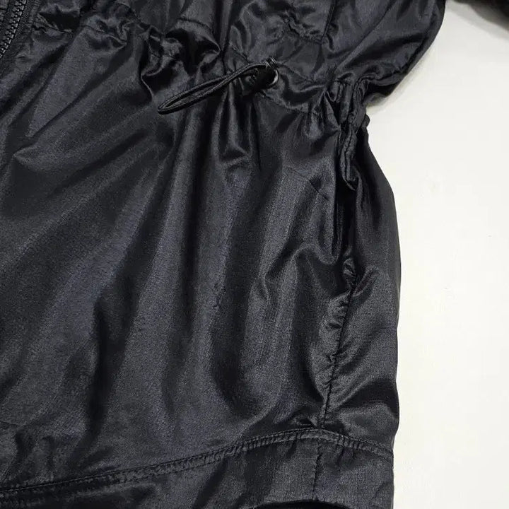 [BUNJANG] Nike Summerized Windrunner Hooded Windbreaker Jacket / 나이키 썸머라이즈드 윈드러너 바람막이 후드 블랙