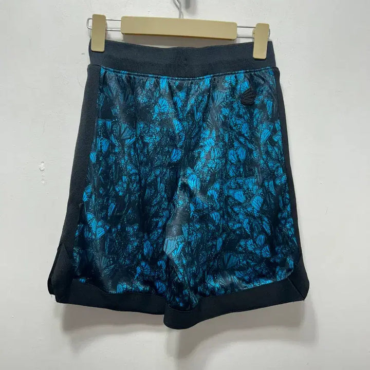 [SOLD OUT] 언더아머 여성 트레이닝 반바지 S