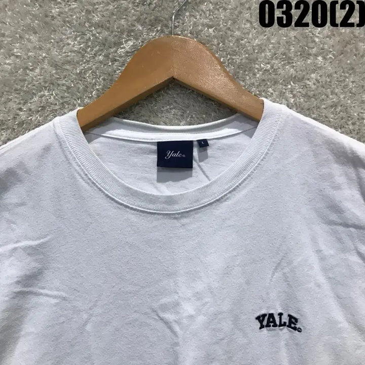 [BUNJANG] YALE White Short-Sleeve T-shirt (L) / 예일 YALE 화이트 반팔 티셔츠 L
