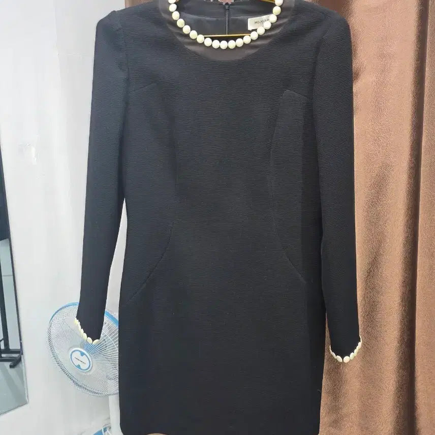 [BUNJANG] MOJO.S.PHINE Black Pearl Embellished Midi Dress / MOJO.S.PHINE 블랙 진주 장식 원피스