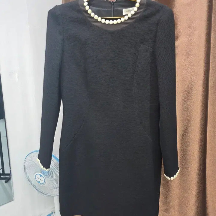 [BUNJANG] MOJO.S.PHINE Black Pearl Embellished Midi Dress / MOJO.S.PHINE 블랙 진주 장식 원피스