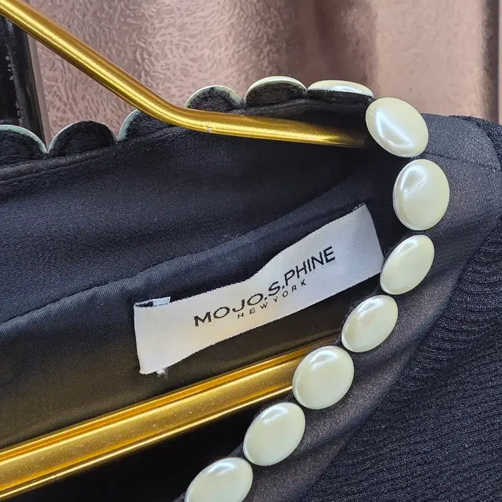 [BUNJANG] MOJO.S.PHINE Black Pearl Embellished Midi Dress / MOJO.S.PHINE 블랙 진주 장식 원피스