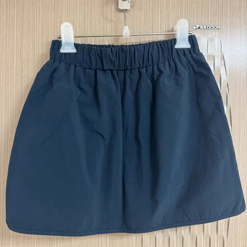 [BUNJANG] Le Basement Navy Mini Skirt - Size S / Le Basement 네이비 스커트 s