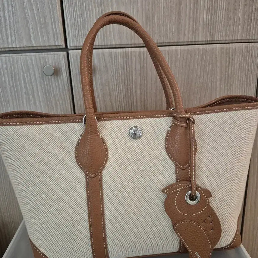 [BUNJANG] Geiger Owl Charm Leather Trim Tote Bag / 가이거가방