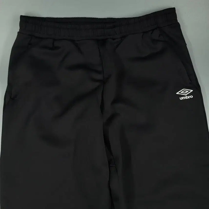 [BUNJANG] Umbro Black White Logo Fleece Jersey Pants Training / 엄브로 블랙 화이트 로고 밴딩 기모 져지팬츠 트레이닝복 34-38