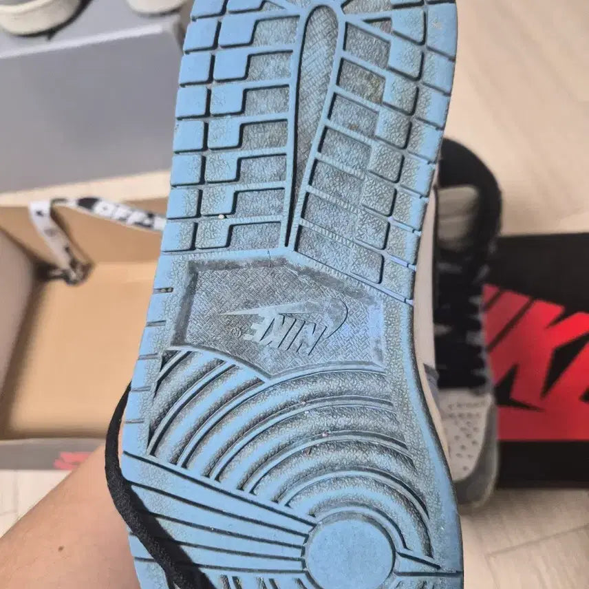 [BUNJANG] Jordan University Blue Sneakers / 조던 유니버시티블루