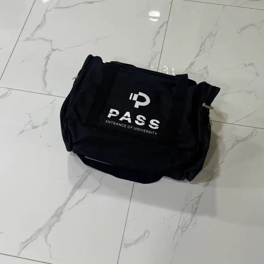 [BUNJANG] PASS Logo Duffel Bag / 더플백 가방