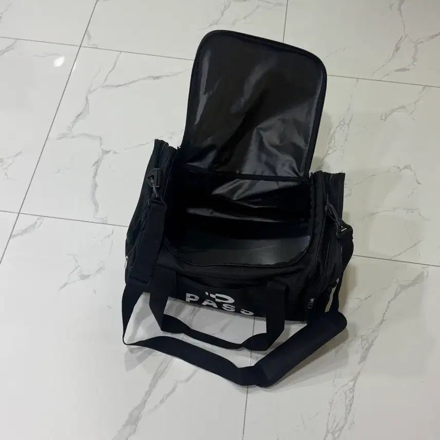 [BUNJANG] PASS Logo Duffel Bag / 더플백 가방
