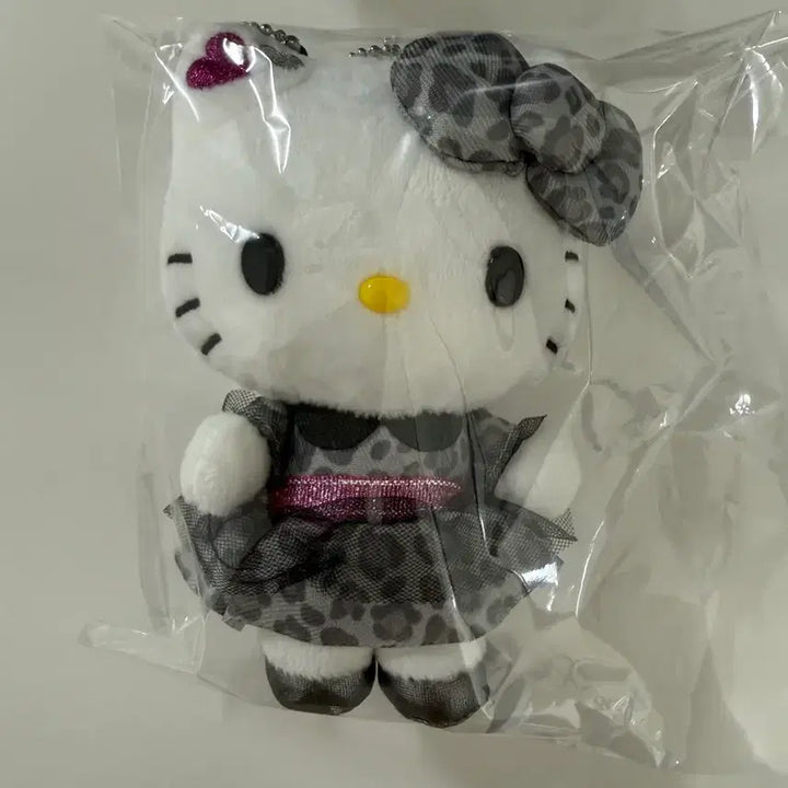 [BUNJANG] Sanrio Leopard Print Kitty Mascot Plush Keychain / 산리오 호피 레오파드 키티 마스코트 인형 키링