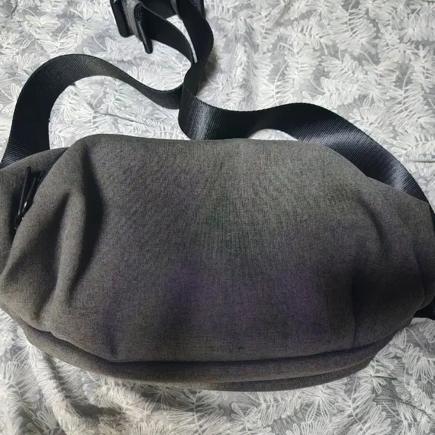 [BUNJANG] Un coeur TORO Body Bag / Un coeur 앵 쿨 TORO(||)바디백