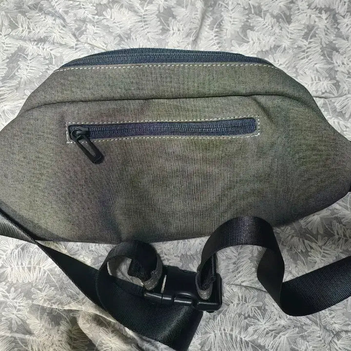 [BUNJANG] Un coeur TORO Body Bag / Un coeur 앵 쿨 TORO(||)바디백
