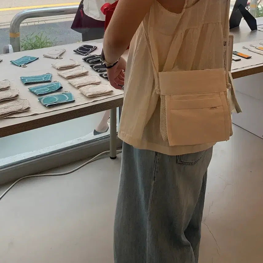 [BUNJANG] pyobyobyo Mesh Crossbody Bag / pyobyobyo 표뵤뵤 메쉬 크로스백