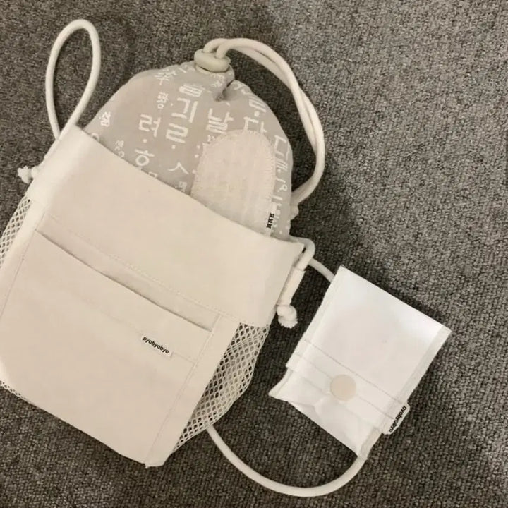 [BUNJANG] pyobyobyo Mesh Crossbody Bag / pyobyobyo 표뵤뵤 메쉬 크로스백