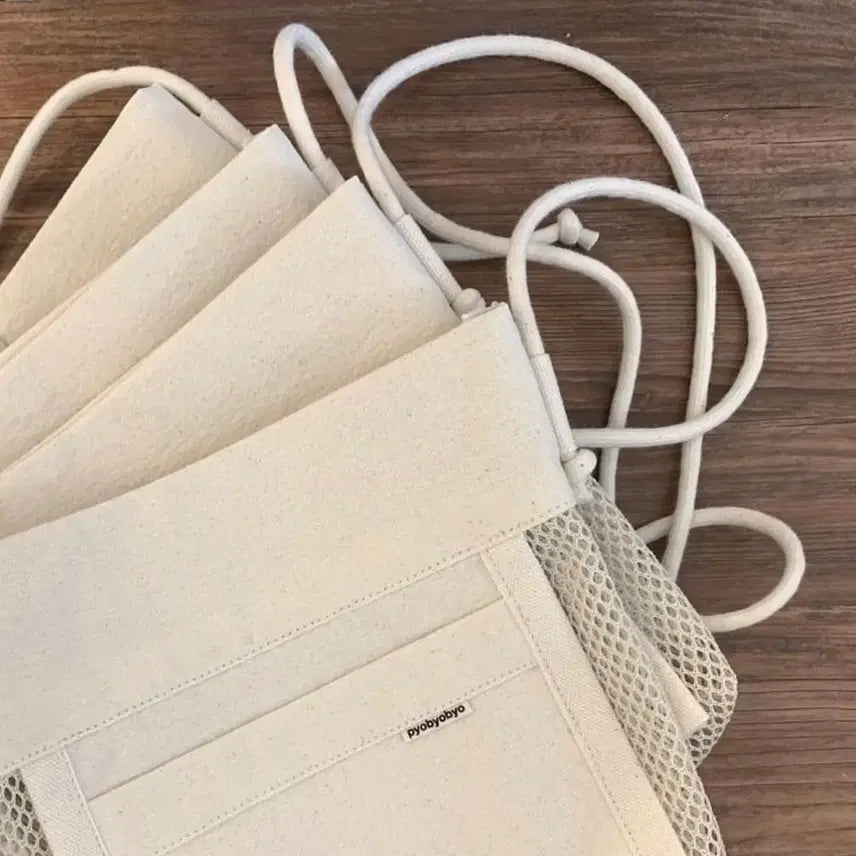 [BUNJANG] pyobyobyo Mesh Crossbody Bag / pyobyobyo 표뵤뵤 메쉬 크로스백