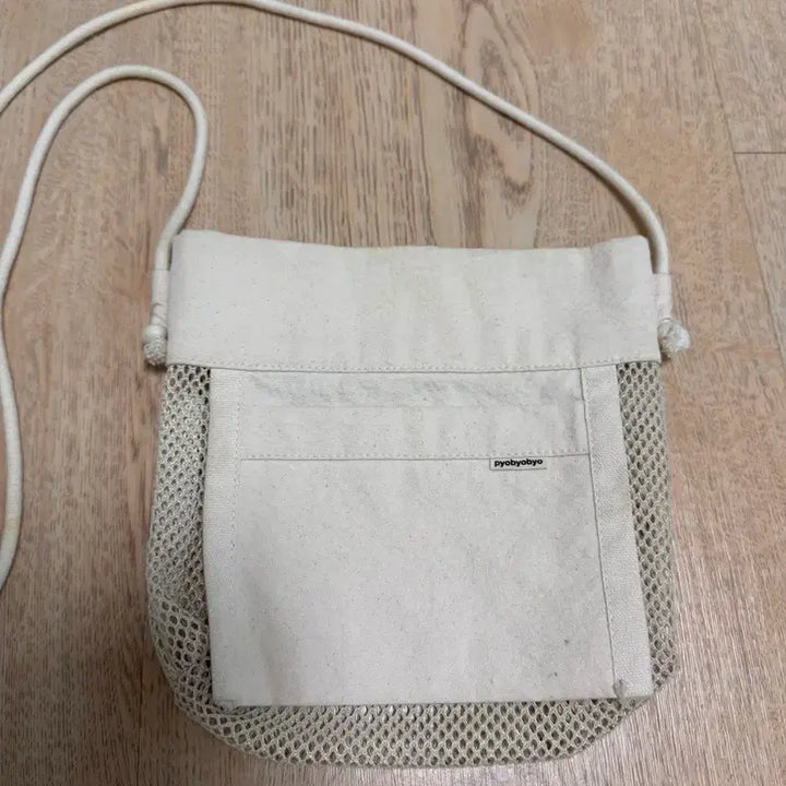 [BUNJANG] pyobyobyo Mesh Crossbody Bag / pyobyobyo 표뵤뵤 메쉬 크로스백