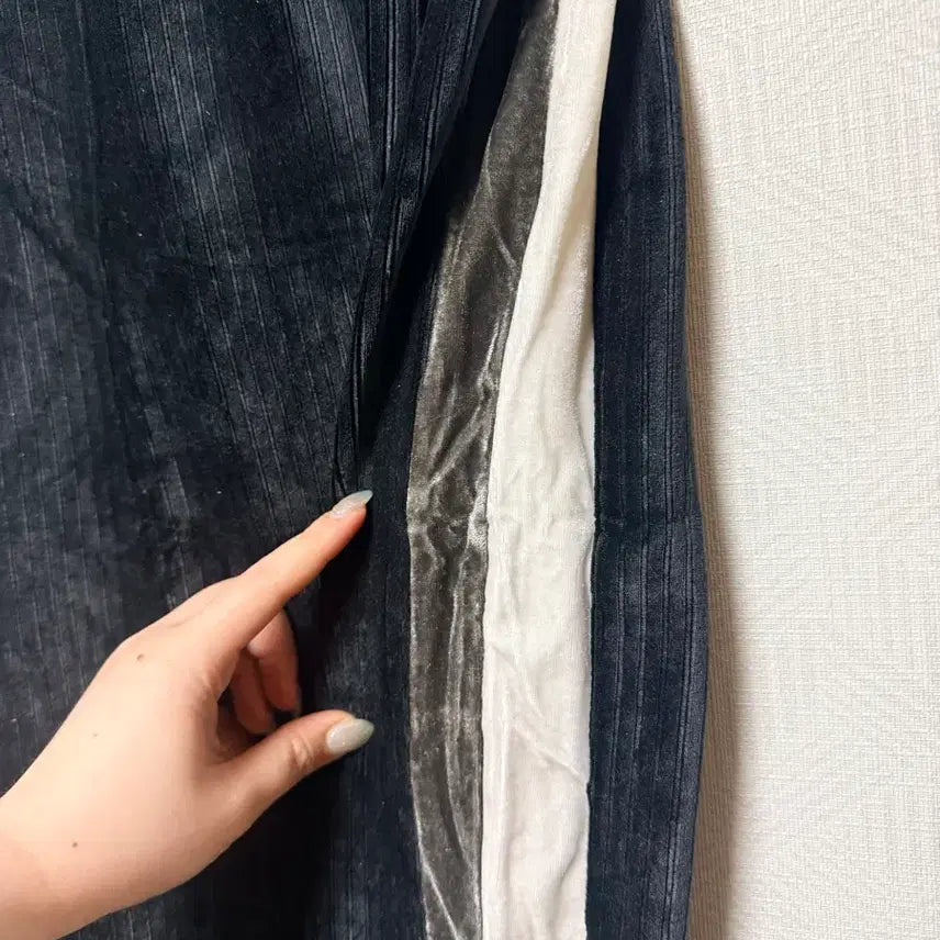 [BUNJANG] Black Side Stripe Long Skirt / 새상품:) 검정색 옆줄 롱 스커트