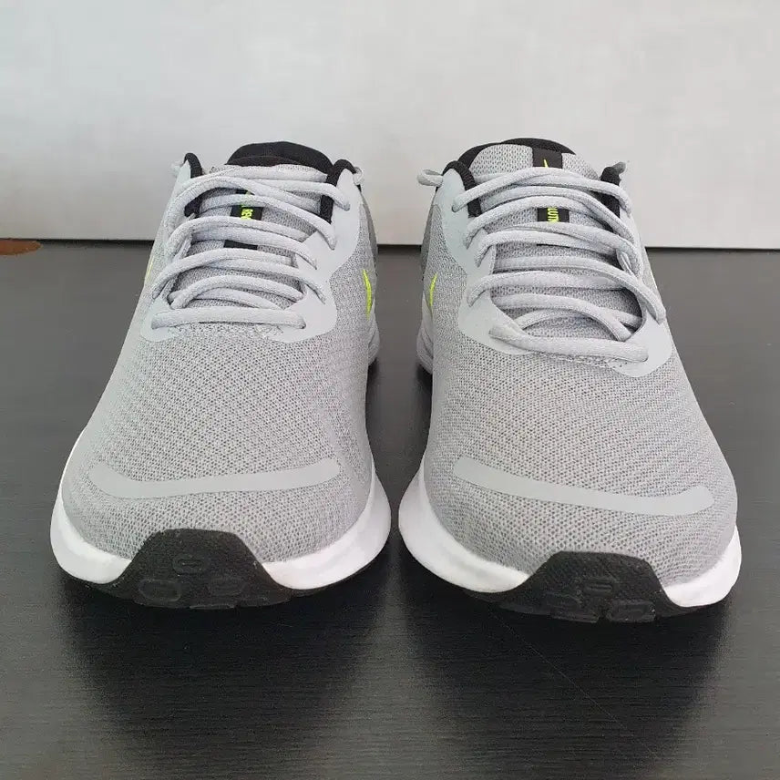 [BUNJANG] Nike Revolution 7 (290) Sneakers / 나이키 레볼루션 7 (290)