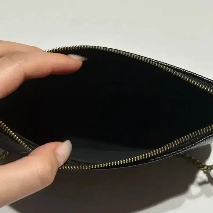[SOLD OUT] 루이비통 악세수아 포쉐트 블랙 정품 새상품급