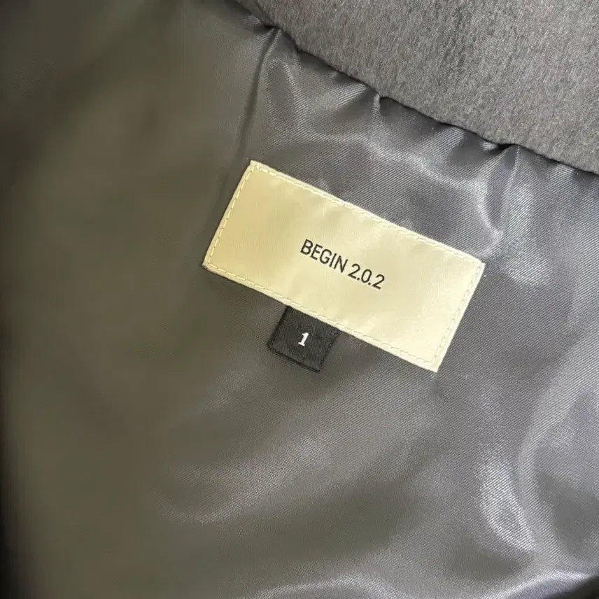 [BUNJANG] Begin 202 Structure Hoodie Jumper Charcoal 1size / 비긴202 스트럭처 후디 점퍼 차콜 1size