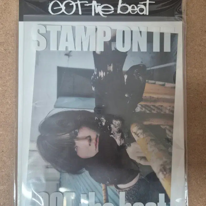 [BUNJANG] Taeyeon Got the Beat Stamp On It Postcard + Hologram Photocard Set / (미개봉)태연 갓더비트 Stamp On It 엽서+홀로그램포토카드세트