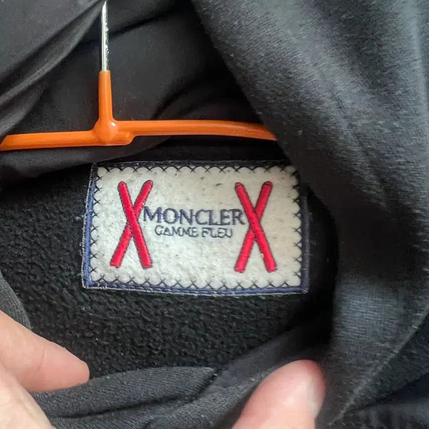 [BUNJANG] Moncler Hooded Sweatshirt / 몽클레어 후드티 판매합니다